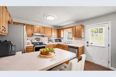 108 Larkspur Lane, Thomasville, NC 27360 - Photo 15