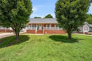 108 Larkspur Ln, Thomasville, NC 27360 - Photo 1