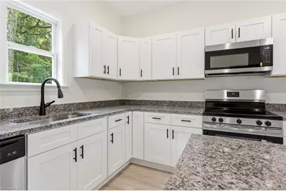 120 Maplewood Avenue, Thomasville, NC 27360 - Photo 11