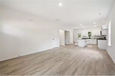 120 Maplewood Avenue, Thomasville, NC 27360 - Photo 5