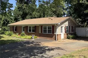 122 Redwood Bend, King, NC 27021 - Photo 3
