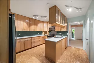 1090 Yorkshire Rd, Winston-Salem, NC 27106 - Photo 13