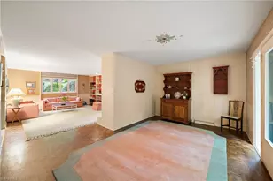 1090 Yorkshire Rd, Winston-Salem, NC 27106 - Photo 9