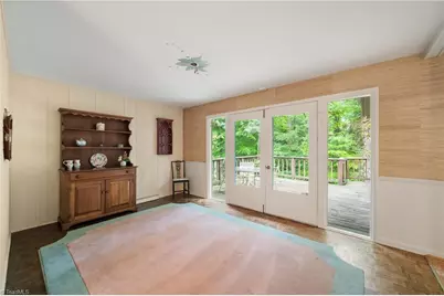 1090 Yorkshire Road, Winston-Salem, NC 27106 - Photo 9