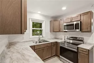 1609 7 Oaks Pl, High Point, NC 27265 - Photo 11