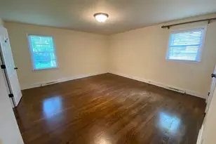 106 Hawkins Dr, Greensboro, NC 27410 - Photo 3