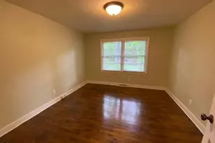 106 Hawkins Dr, Greensboro, NC 27410 - Photo 9