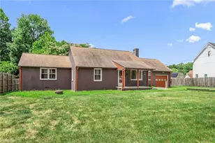 2442 Hoskins Rd, Burlington, NC 27215 - Photo 3