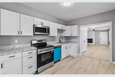 2301 Maple Street, Greensboro, NC 27405 - Photo 15