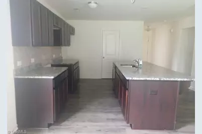 5524 Baverhof Drive, Greensboro, NC 27405 - Photo 3