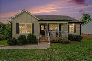 897 Breeze Hill Rd, Asheboro, NC 27203 - Photo 1
