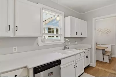 2209 W Friendly Avenue, Greensboro, NC 27403 - Photo 11