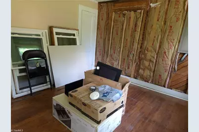 410 Worth Street, Mount Airy, NC 27030 - Photo 7