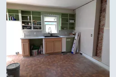 410 Worth Street, Mount Airy, NC 27030 - Photo 3