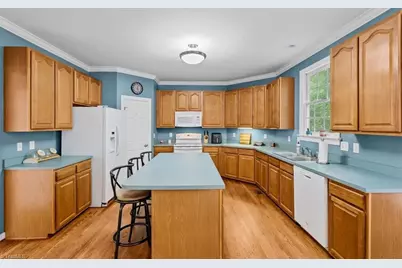 17 Mainsail Court, Greensboro, NC 27455 - Photo 11