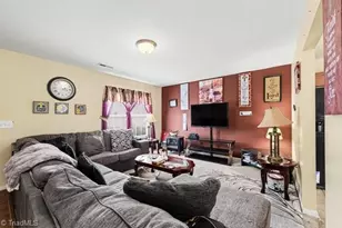 626 Bentley Ln, Burlington, NC 27217 - Photo 7