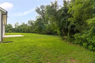 209 Waters Edge Dr, Archdale, NC 27263 - Photo 33