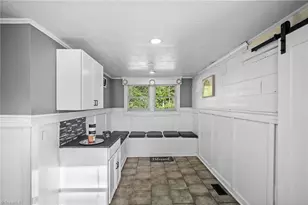 710 Edgewood Ave, Thomasville, NC 27360 - Photo 15