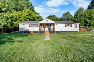 710 Edgewood Ave, Thomasville, NC 27360 - Photo 1