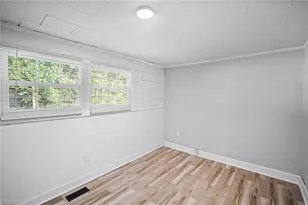 710 Edgewood Ave, Thomasville, NC 27360 - Photo 21
