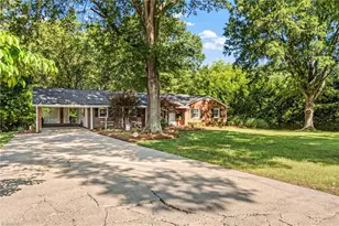 4216 Rayfield Dr, Winston-Salem, NC 27107 - Photo 3