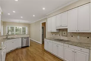 3003 Lodge Dr, Jamestown, NC 27282 - Photo 9