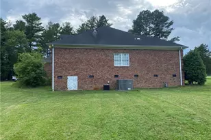 4800 Olde Province Ct, Greensboro, NC 27406 - Photo 3