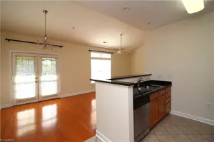 100 Sunset Cir, Greensboro, NC 27408 - Photo 9
