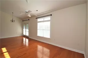 100 Sunset Cir, Greensboro, NC 27408 - Photo 15