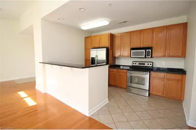 100 Sunset Circle, Greensboro, NC 27408 - Photo 7