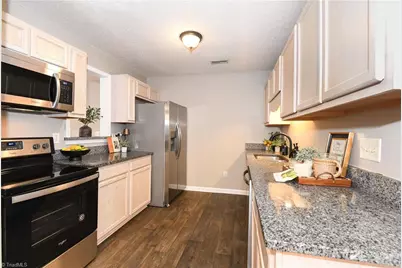 5805 Battery Drive #2D, Greensboro, NC 27409 - Photo 9