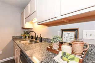 5805 Battery Dr, Greensboro, NC 27409 - Photo 9