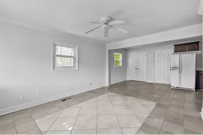 1724 Glenwood Avenue, Greensboro, NC 27403 - Photo 3