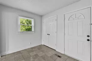 1724 Glenwood Ave, Greensboro, NC 27403 - Photo 11