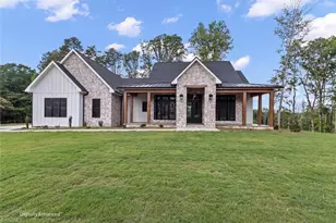 765 Golf Course Rd, Pilot Mountain, NC 27041 - Photo 1