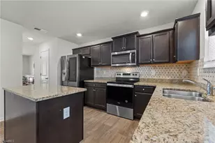 4734 Black Frst Dr, Greensboro, NC 27405 - Photo 15