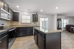 4734 Black Frst Dr, Greensboro, NC 27405 - Photo 13