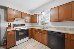 3737 Vandalia Dr, Winston-Salem, NC 27104 - Photo 9
