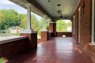 441 Elk Spur St, Elkin, NC 28621 - Photo 5
