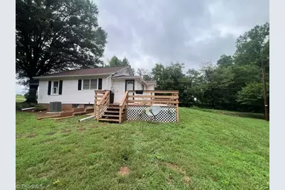 1008 Willard Drive, Yadkinville, NC 27055 - Photo 9