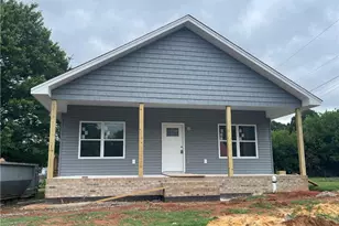 408 Oneida St, Graham, NC 27253 - Photo 1