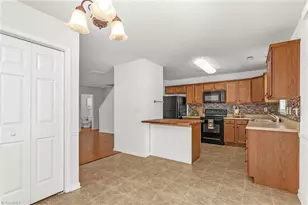 3869 Hickswood Creek Dr, High Point, NC 27265 - Photo 15