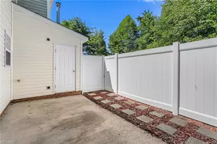 3869 Hickswood Creek Dr, High Point, NC 27265 - Photo 31
