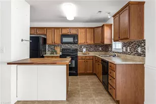 3869 Hickswood Creek Dr, High Point, NC 27265 - Photo 13