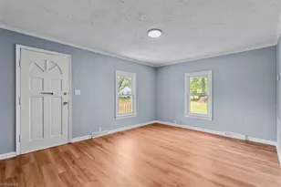 414 Lake St, Eden, NC 27288 - Photo 7