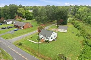 404 Glen Raven Rd, Burlington, NC 27217 - Photo 3