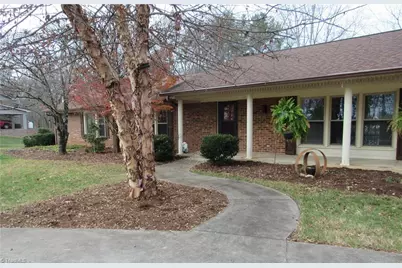 408 Colonial Drive, North Wilkesboro, NC 28659 - Photo 3