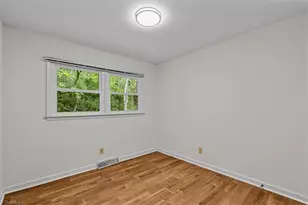1902 Tennyson Dr, Greensboro, NC 27410 - Photo 21