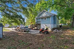 1005 Ava St, Burlington, NC 27215 - Photo 9