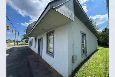 217 Sparta Road #303, North Wilkesboro, NC 28659 - Photo 5